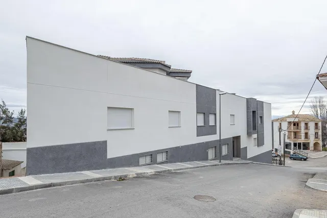 OBRA NUEVA EN LOJA — 26