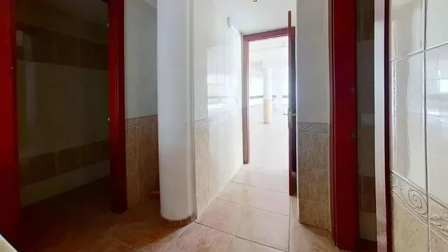 LOCAL EN VENTA EN EL PRAT DE LLOBREGAT (Barcelona). — 12