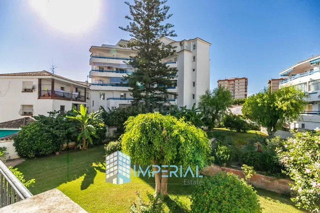 AMPLIO ADOSADO EN FUENGIROLA — 2