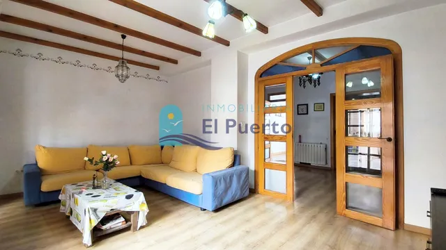 CASA EN TOTANA CON 5 DORMITORIOS Y GRAN PATIO – REF. 2063 - foto 4