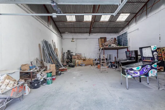 NAVE INDUSTRIAL EN POL. ASEGRA, PELIGROS. — 3