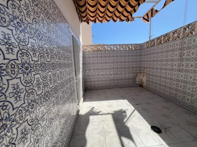 AMPLIO ADOSADO CON GRAN SOTANO — 3