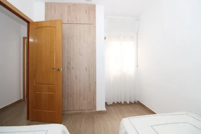 Piso totalmente reformado en segunda línea de playa — 31