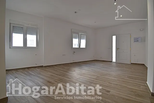 Casa reformada con terraza y garaje en el centro — 18