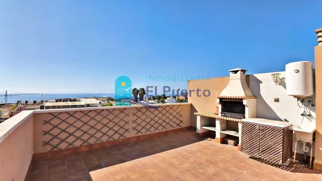 ÁTICO CON SOLÁRIUM Y VISTAS AL MAR EN EL ALAMILLO – REF. 181