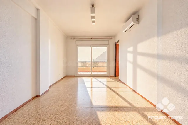 Piso con balcón en Segur de Calafell — 4