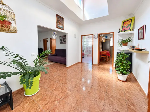 Vivienda de cuatro dormitorios con balcón en Arucas - Santidad — 36