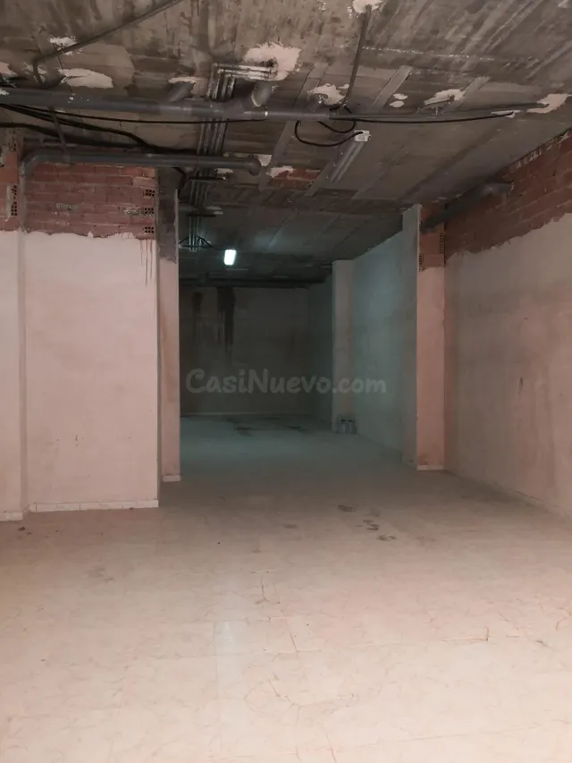 Amplio Local Comercial en Catarroja - Ideal para Negocios - foto 2