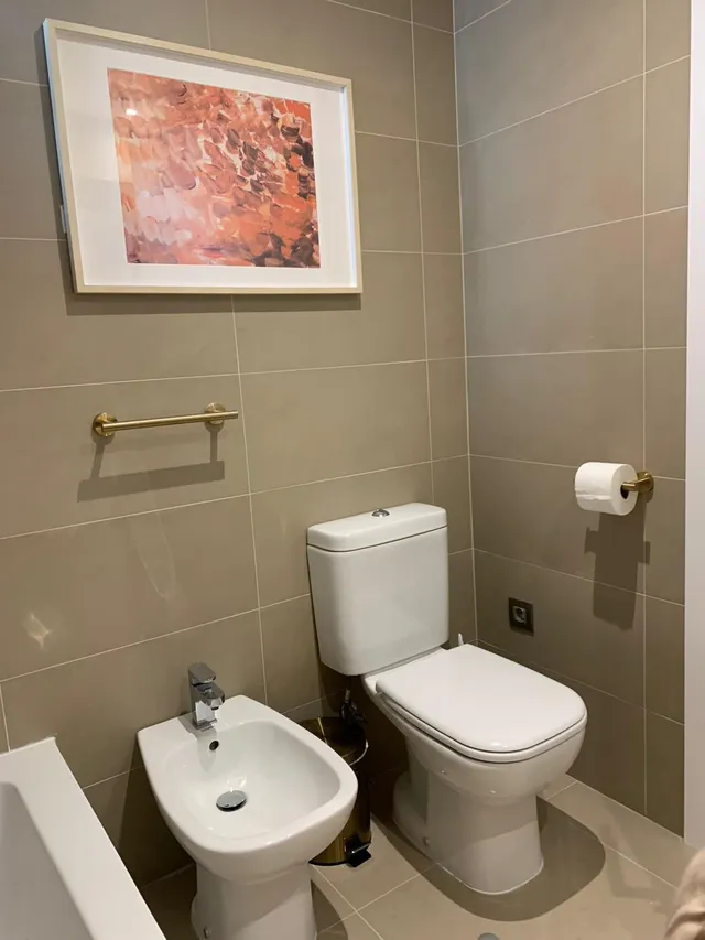 se alquila apartamento de 2 dormitorio 2 baños,  parking incluido con vistas al mar — 12