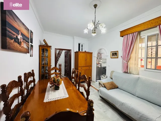 MAGNIFICA CASA EN EL CENTRO JEREZ — 11