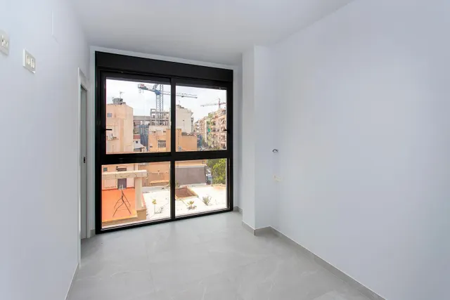 Apartamento 2 habitaciones 83m² en venta - Paseo maritimo — 14