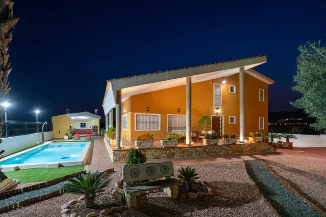 Magnífico Chalet en Orihuela – Listo para Entrar a Vivir — 40