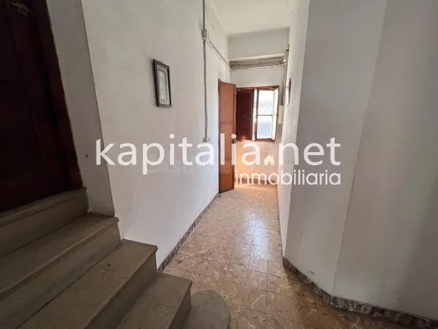 PISO Y BAJO COMECIAL CENTRICO A LA VENTA EN LA LLOSA DE RANE - foto 5