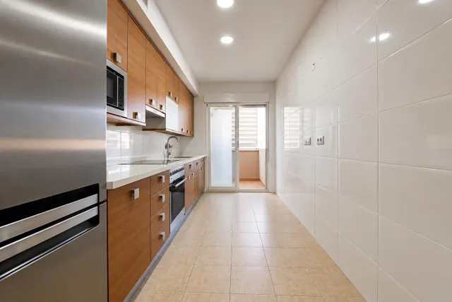 Dúplex reformado con terraza, parking y piscina comunitaria — 13