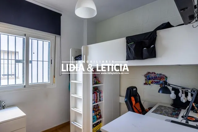PISO EN ALCALÁ DE GUADAÍRA ZONA CENTRO — 13