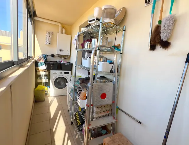 Oportunidad única con piscina y garaje — 29
