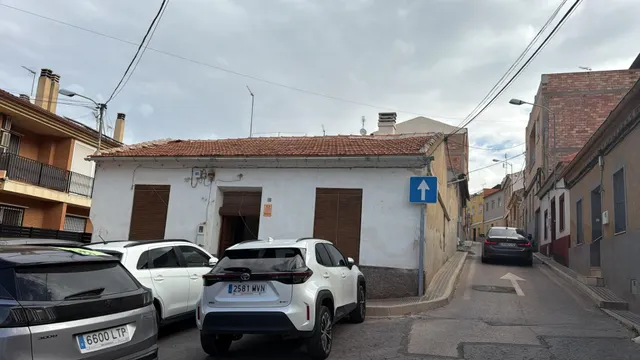 Amplia Casa en Algezares, Murcia - Oportunidad para Reformar — 10