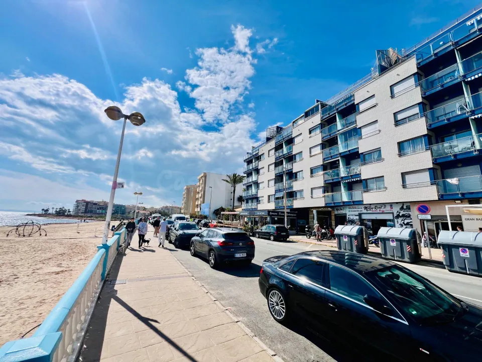 ATICO DUPLEX EDIFICIO EN PRIMERA LINEA PLAYA DE LOS LOCOS