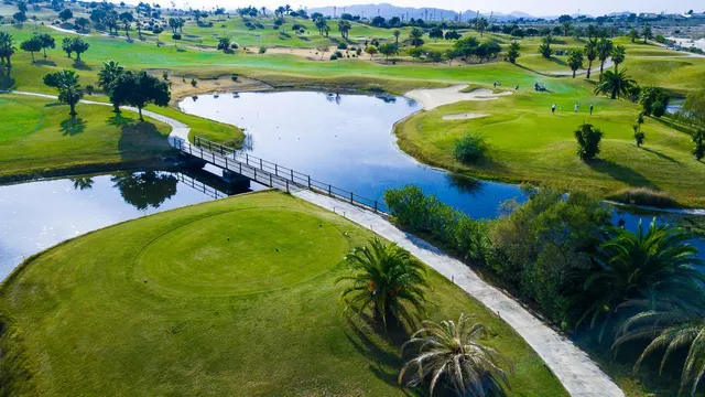 Villa de una planta con 3 dormitorios y piscina privada a la venta en Golf Resort – Orihuela — 10