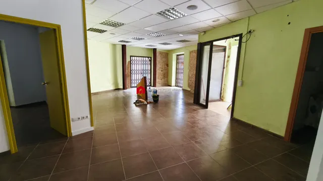 En venta local comercial en el centro de Tortosa. — 14