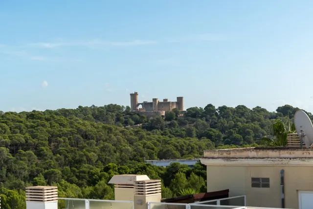 Ático exclusivo con vistas panorámicas, gran terraza y acces - foto 3