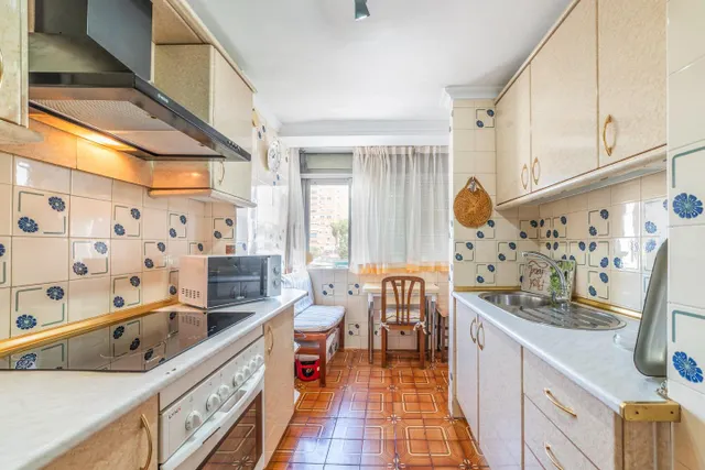 PISO JUNTO AL GRECO EN BUEN ESTADO — 6
