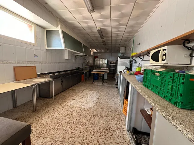 LOCAL COMERCIAL EN CABO ZERVERA. 300 M2. A 100 METROS DEL MAR. — 10