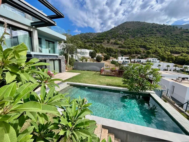 Vendemos una Elegante y Moderna Villa con Impresionantes Vistas al Mar — 25
