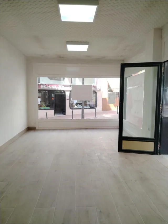 LOCAL COMERCIAL EN EL CENTRO — 5