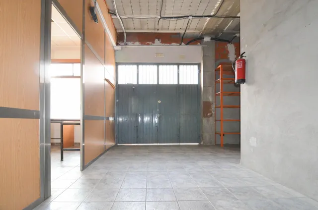 Urbis te ofrece un local en venta en Santa Marta de Tormes, Salamanca. — 28