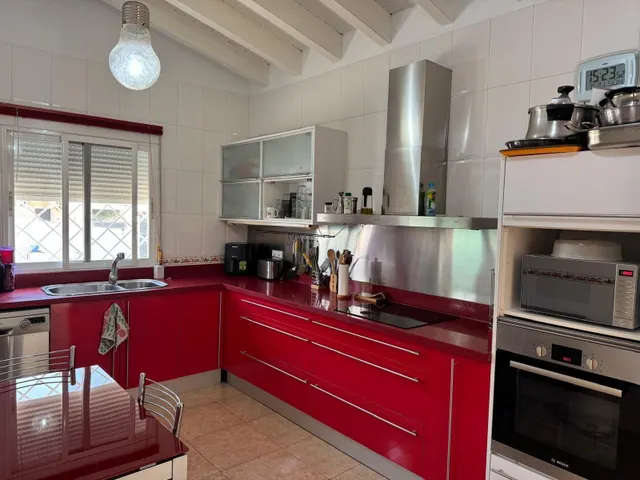 Chalet pareado en la alcaina | 4 dormitorios, jardín, garaje y sótano acondicionado — 24