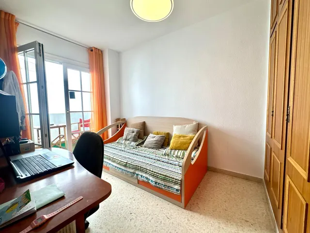 Amplio Dúplex Reformado en Los Molinos, Almería — 27