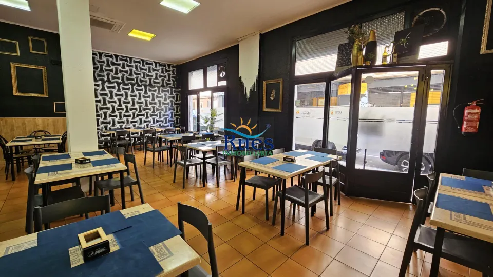 Traspaso de cafeteria restaurante, en funcionamiento