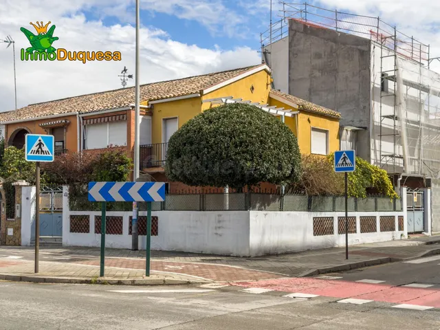 Casa junto los Alminares del Genil. Pleno centro de Granada. - foto 2