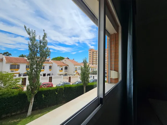 Piso familiar con Garaje, Trastero y Piscina en El Pinillo, a 800 Metros del Mediterráneo — 13