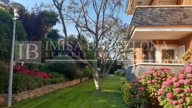 PRECIOSO PISO EN EL EXCLUSIVO COMPLEJO RESIDENCIAL LES LLOSE - foto 4