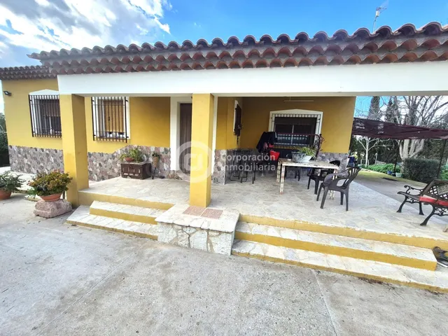 Casa con tres dormitorios con terreno en Campillo, cerca del - foto 2