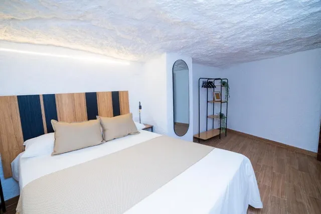 Complejo rural de 4 alojamientos dedicado a alquiler vacacional en Alcalá del Júcar: una joya para inversores — 48