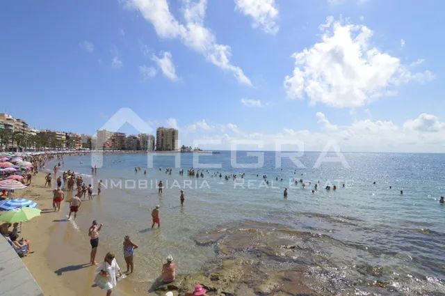 Se vende solar con proyectos y licencias de obra en Torrevieja, zona Habaneras — 14