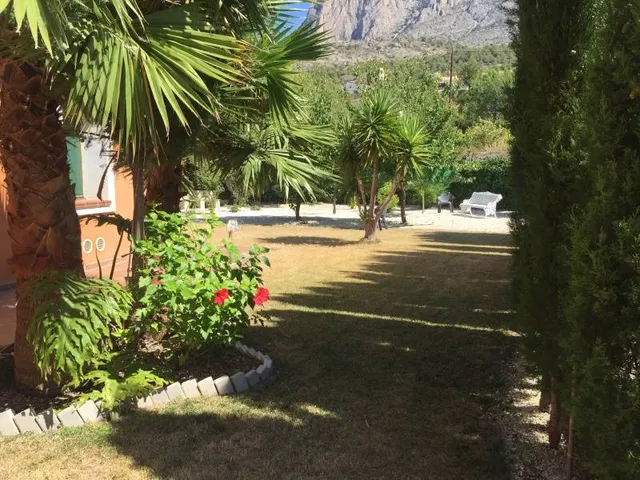 Se vende  precioso chalet casa rural con todas los servicios a las faldas del Puig campaña — 10