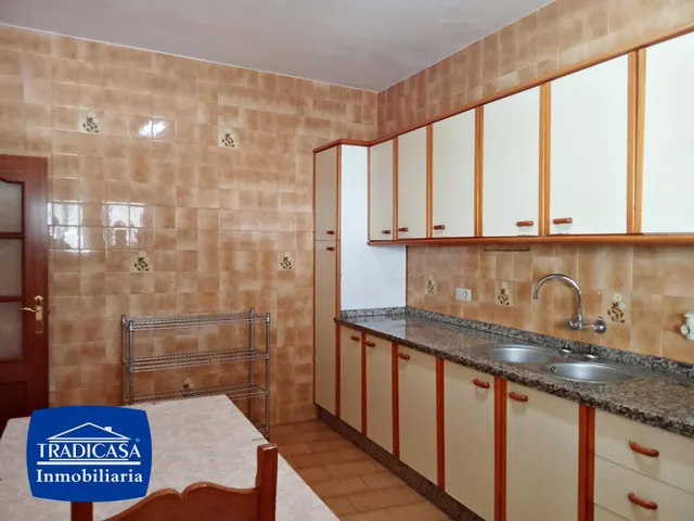 Amplia vivienda con garaje en Barriada la Pita (Zona Este de Jerez) — 6