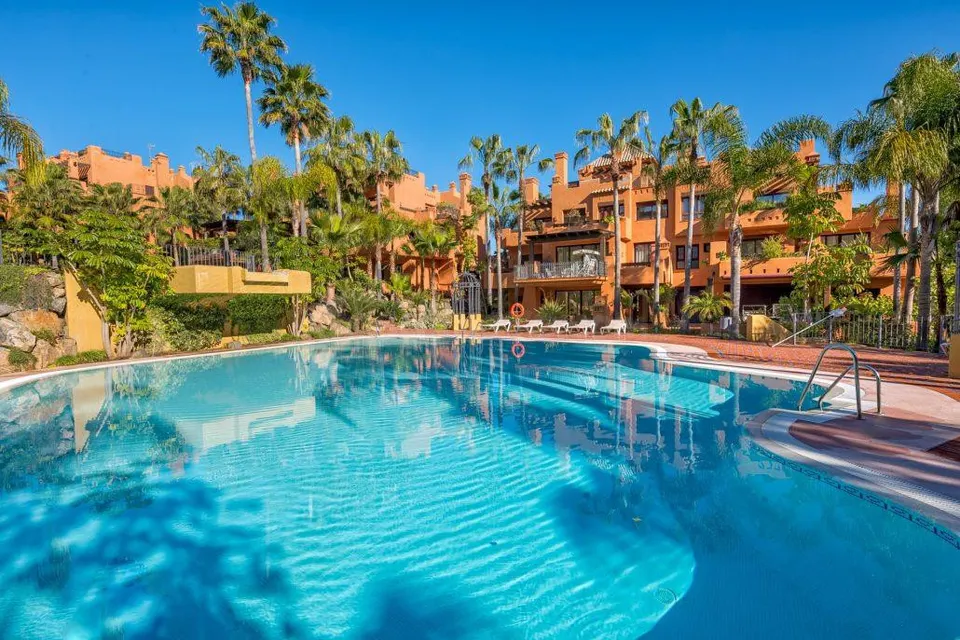 Lujoso apartamento Duplex en una exclusiva  urbanizacion en Puerto Banus Azambra hill club