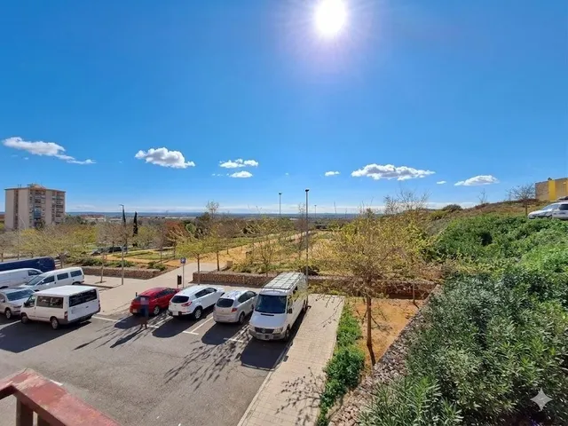 Alta rentabilidad: piso de 4 dormitorios, semireformado, amueblado a estrenar en Alicante, listo para entrar a vivir, a 4 km de la playa — 23