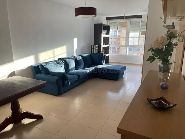 VIVIENDA DE 4 DORMITORIOS EN ZONA POLITÉCNICA