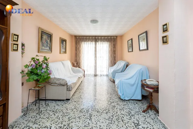 Local + vivienda en Avda. Cadiz — 18