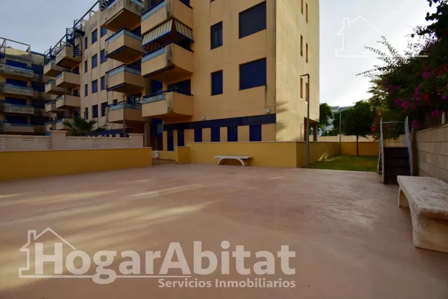 Playa a escasos 100 metros en este luminoso apartamento con terraza y piscina — 43
