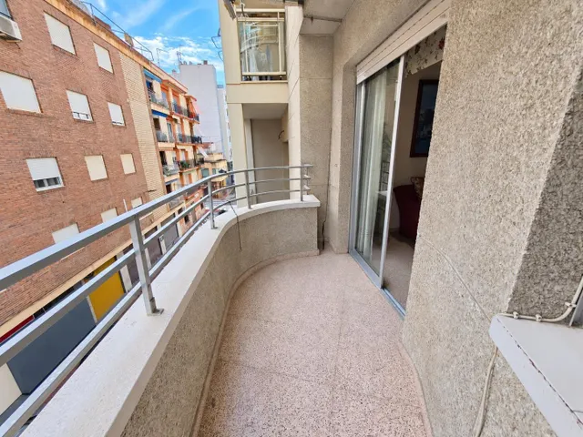 Amplio piso de 3 habitaciones junto a la Glorieta y el puerto de Santa Pola — 11