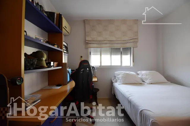 PRECIOSO ADOSADO EN URBANIZACIÓN CON PISCINA, GARAJE Y TERRAZA — 28