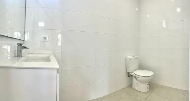 Local comercial situado en las marinas, sobre el Km 4 — 16