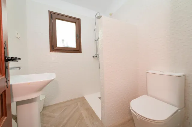 Casa de Campo Reformada en Villanueva de la Concepción: Paz, Elegancia y Vistas Únicas — 21